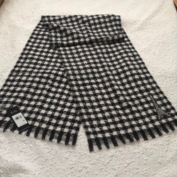 Karl Lagerfeld Black & White Plaid Rectangular Scarf Eiffel Tower Patch NWT - Picture 2 of 16